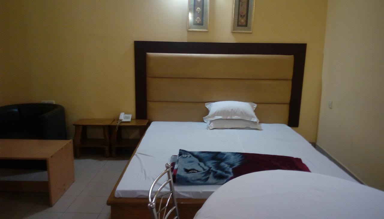 Royal Park Residential Hotel Chittagong Extérieur photo